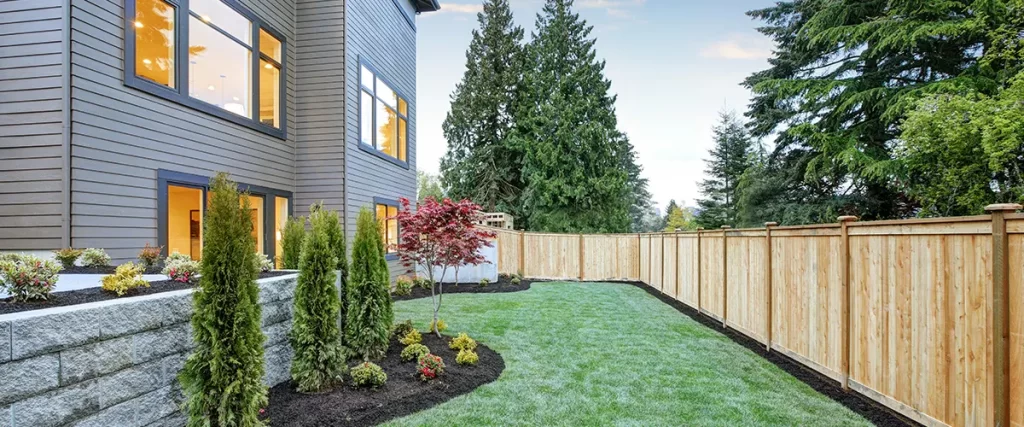 simple-wood-fence-yard