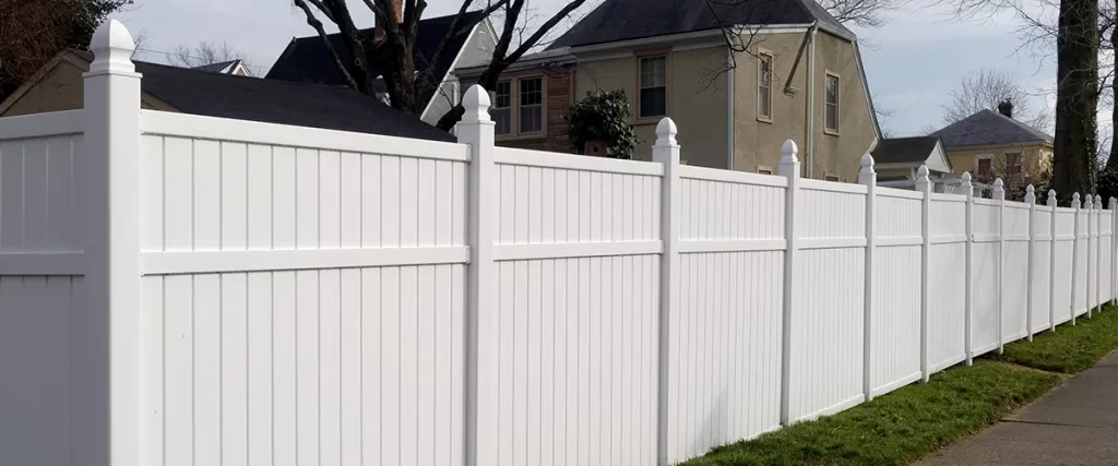 tall-privacy-fence-with-white-vinyl-panels